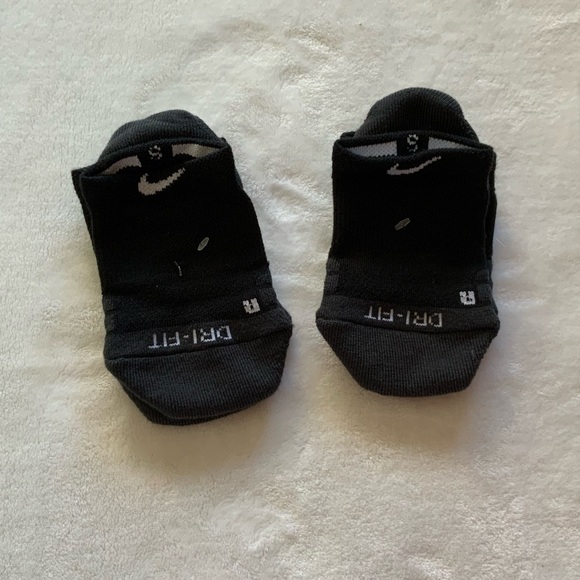 (2) Nike Kids' Dry Cushion No Show Socks - Picture 2 of 7